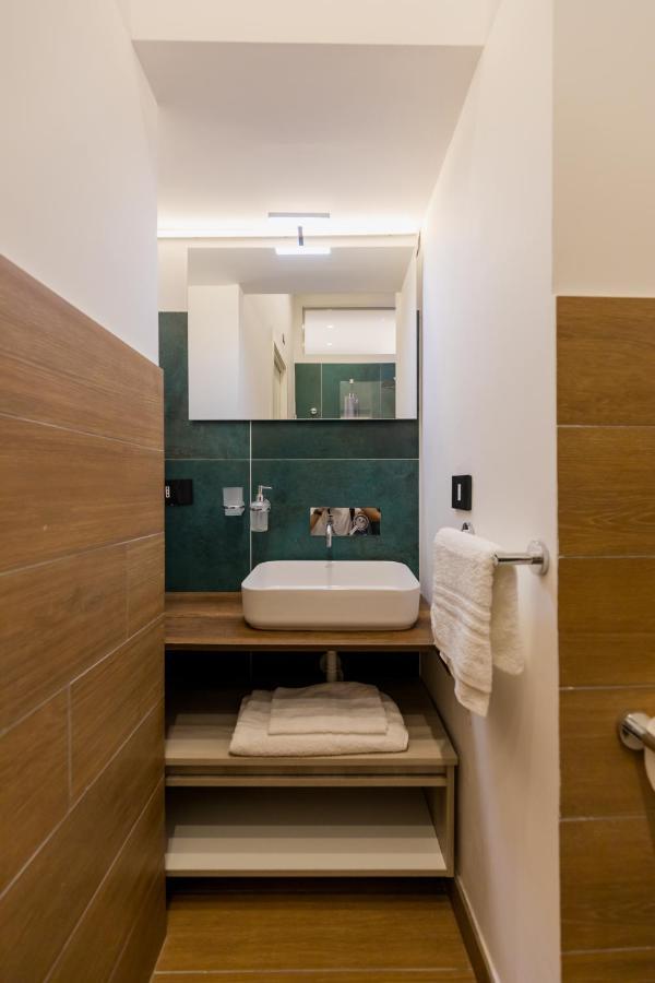 Exclusive Parking Flat X 4 Near Metro 1 Salvator Rosa Apartment Naples Luaran gambar