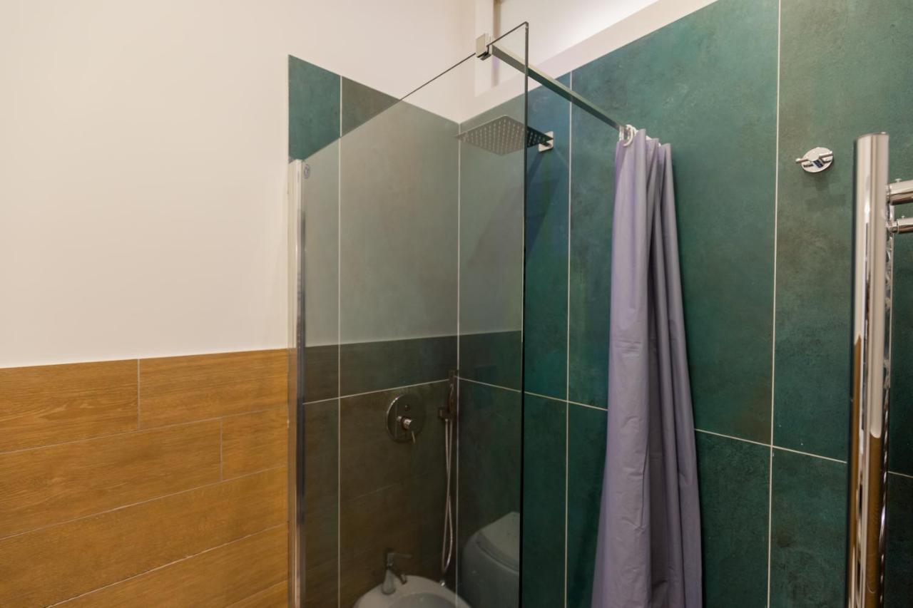Exclusive Parking Flat X 4 Near Metro 1 Salvator Rosa Apartment Naples Luaran gambar