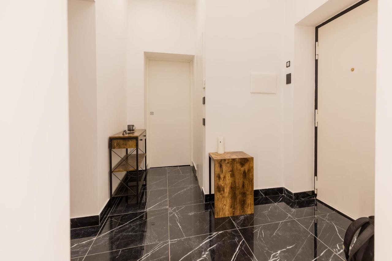 Exclusive Parking Flat X 4 Near Metro 1 Salvator Rosa Apartment Naples Luaran gambar